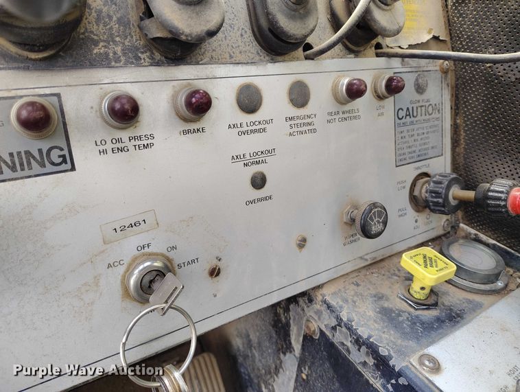 image for item EC8983 1993 Grove RT745 crane