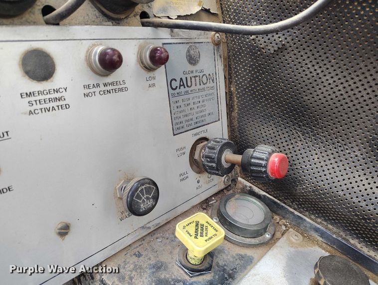 image for item EC8983 1993 Grove RT745 crane