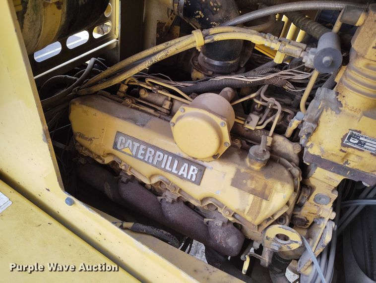 image for item EC8983 1993 Grove RT745 crane