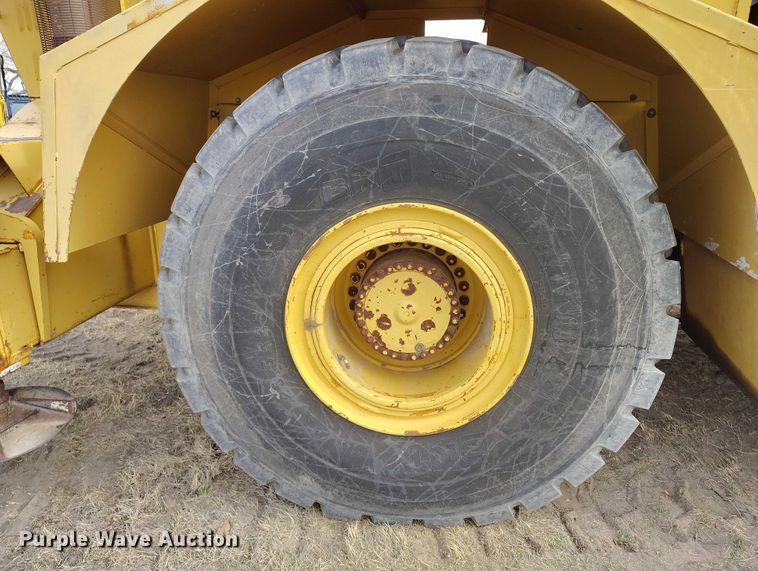 image for item EC8983 1993 Grove RT745 crane