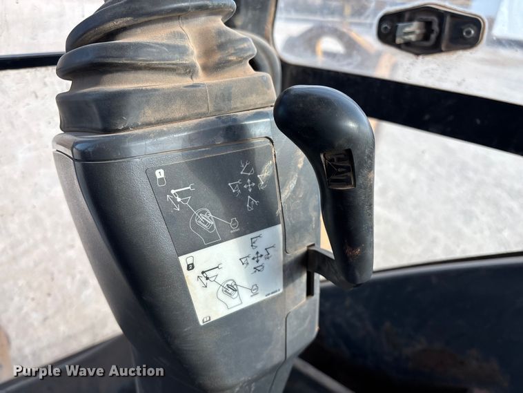 image for item ED2449 2015 Caterpillar 420F2 IT backhoe