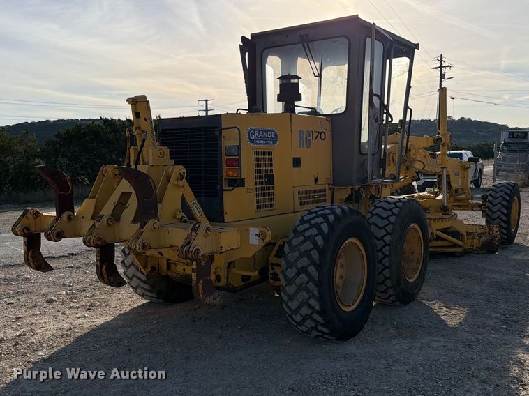 image for item ED5179 2000 New Holland RG170 motor grader