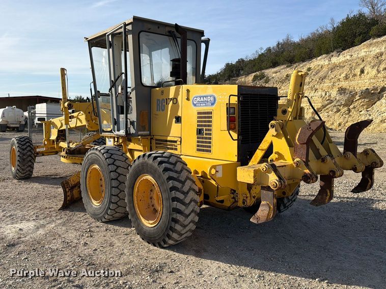 image for item ED5179 2000 New Holland RG170 motor grader