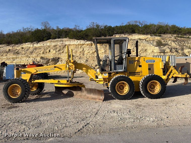 image for item ED5179 2000 New Holland RG170 motor grader