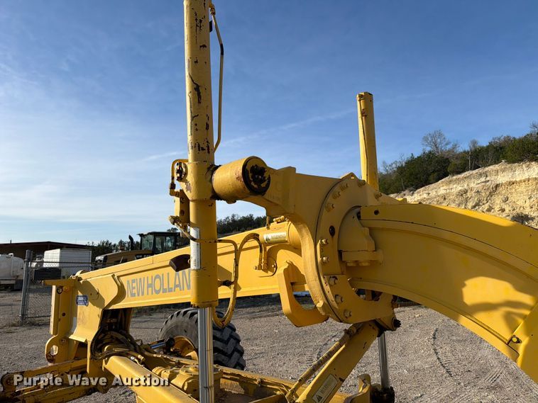 image for item ED5179 2000 New Holland RG170 motor grader