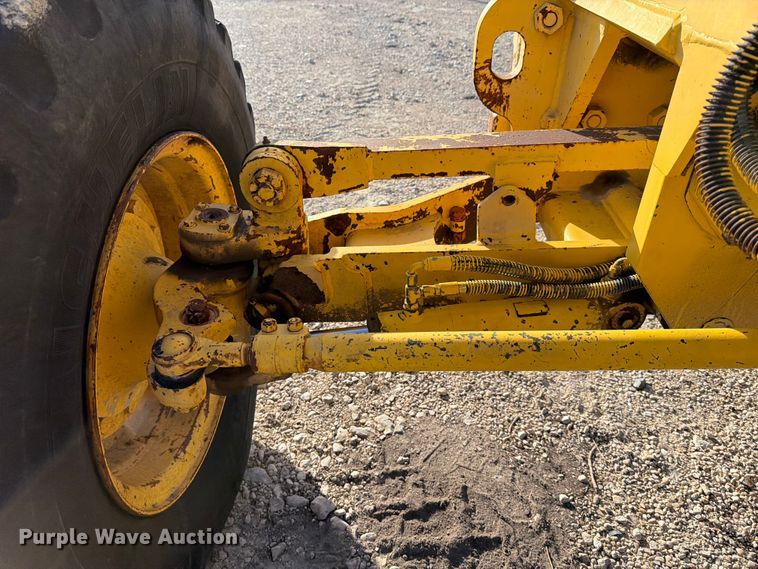 image for item ED5179 2000 New Holland RG170 motor grader