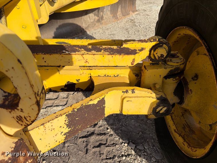 image for item ED5179 2000 New Holland RG170 motor grader