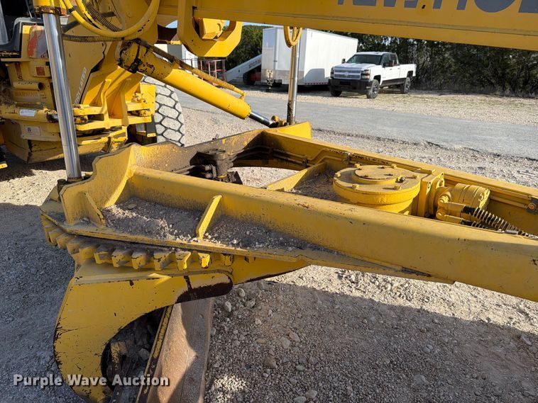 image for item ED5179 2000 New Holland RG170 motor grader