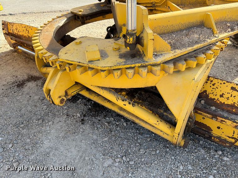 image for item ED5179 2000 New Holland RG170 motor grader