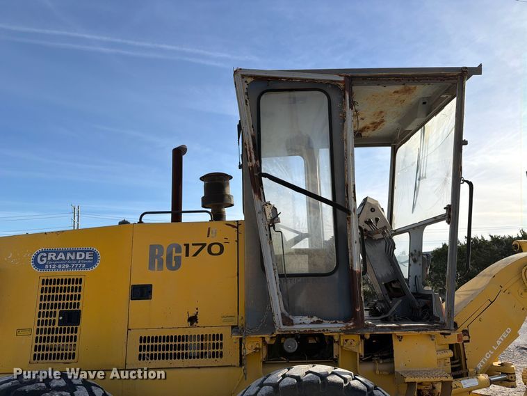 image for item ED5179 2000 New Holland RG170 motor grader