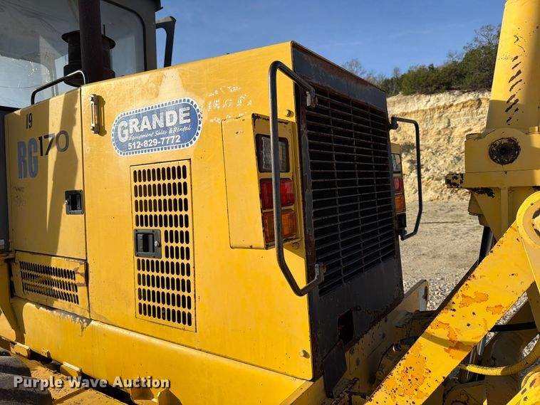 image for item ED5179 2000 New Holland RG170 motor grader