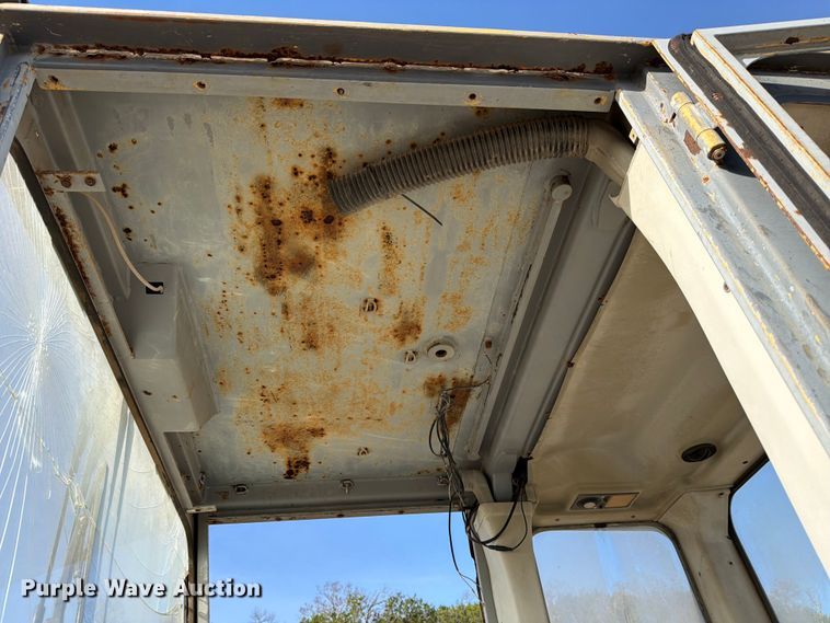 image for item ED5179 2000 New Holland RG170 motor grader