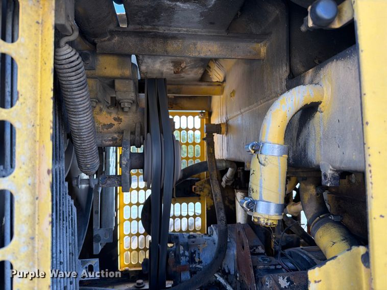 image for item ED5179 2000 New Holland RG170 motor grader