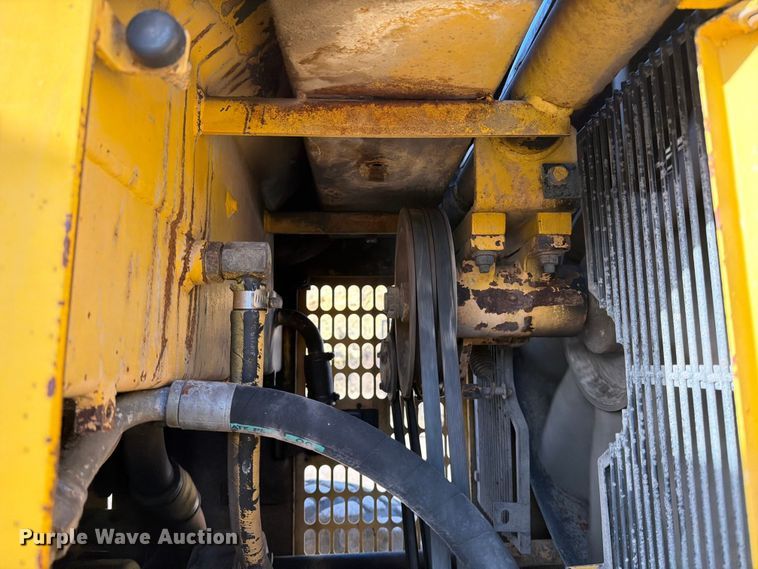 image for item ED5179 2000 New Holland RG170 motor grader