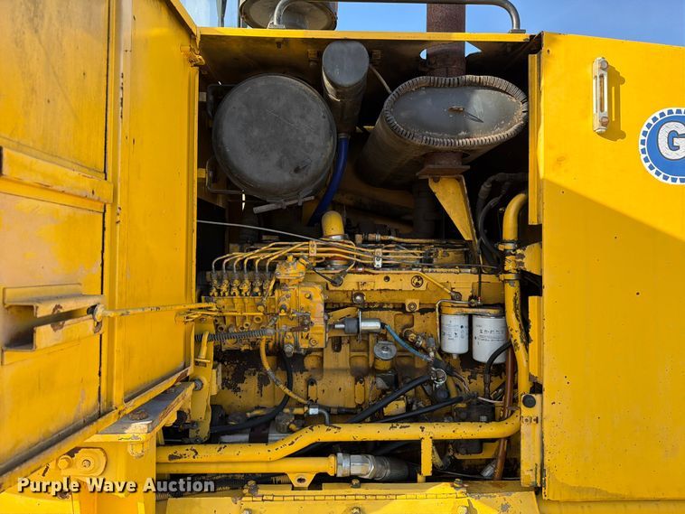 image for item ED5179 2000 New Holland RG170 motor grader