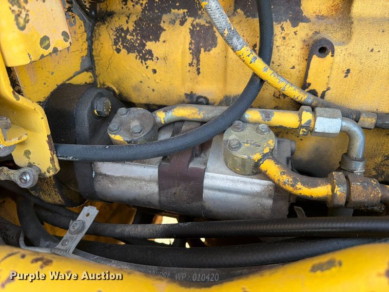image for item ED5179 2000 New Holland RG170 motor grader