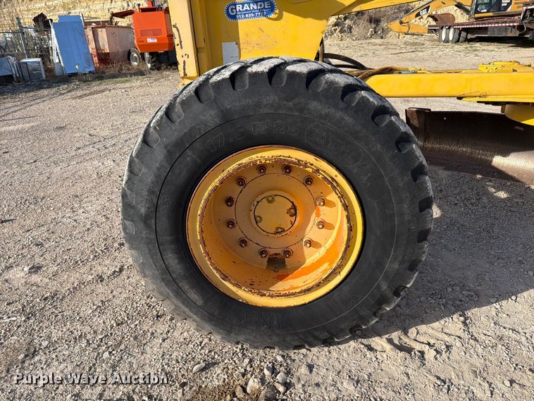 image for item ED5179 2000 New Holland RG170 motor grader