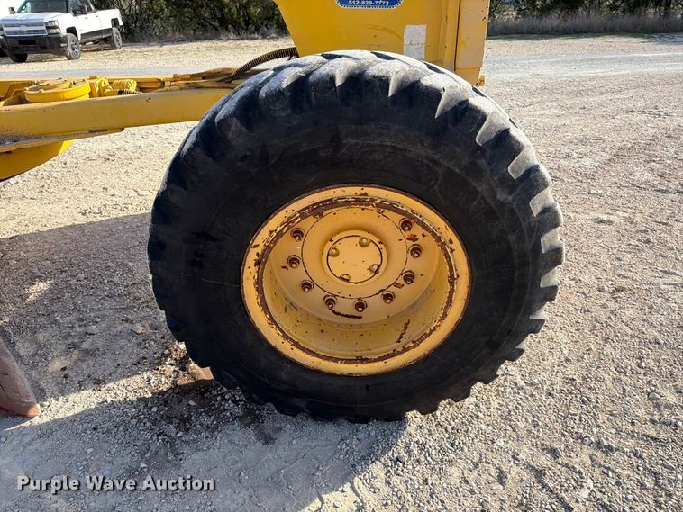 image for item ED5179 2000 New Holland RG170 motor grader