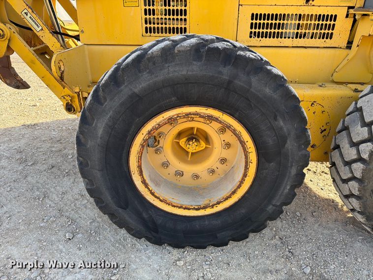 image for item ED5179 2000 New Holland RG170 motor grader