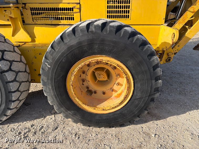 image for item ED5179 2000 New Holland RG170 motor grader