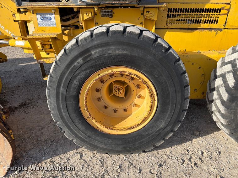 image for item ED5179 2000 New Holland RG170 motor grader