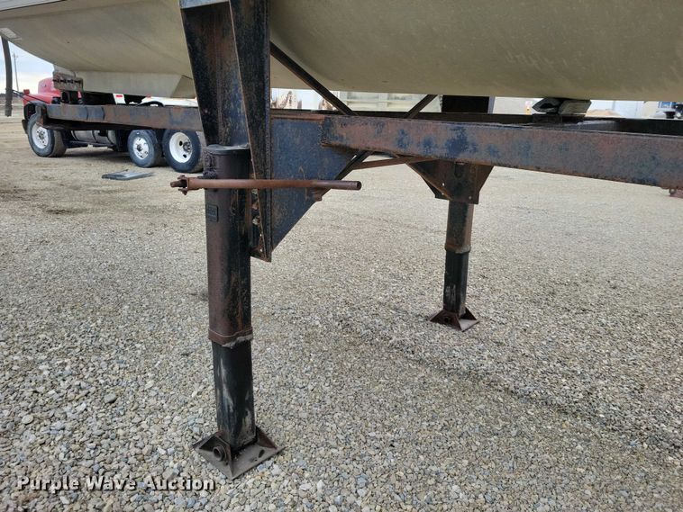 image for item EE0911 1992 Alumatech end dump trailer