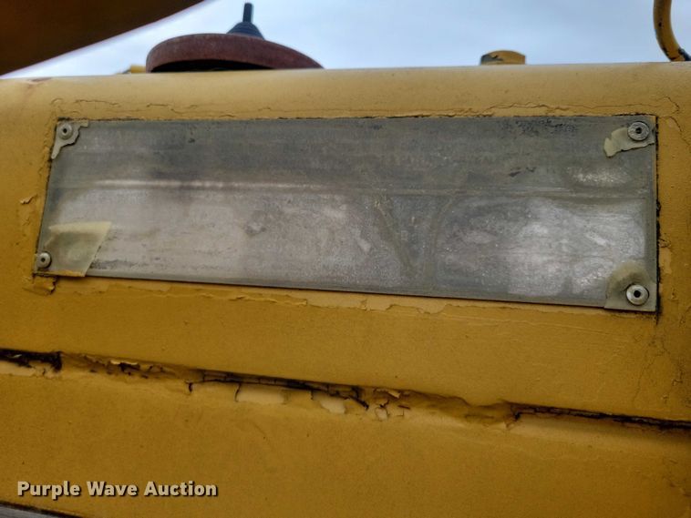 image for item EE0913 1991 Caterpillar D8N dozer