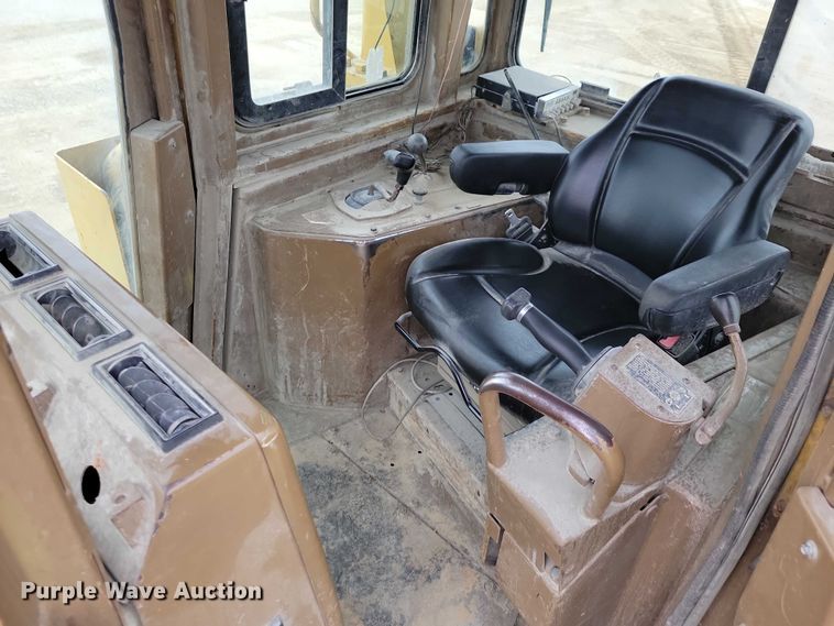 image for item EE0913 1991 Caterpillar D8N dozer