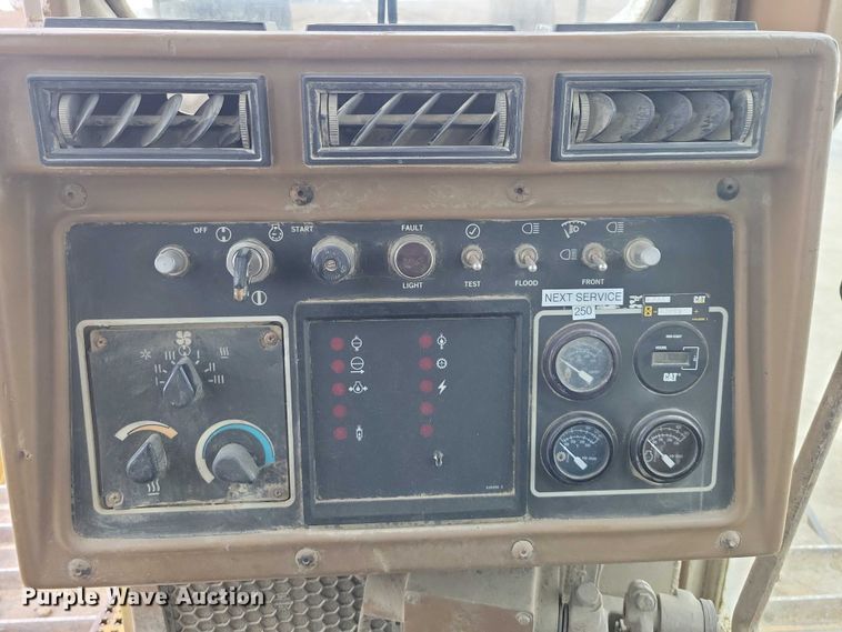 image for item EE0913 1991 Caterpillar D8N dozer