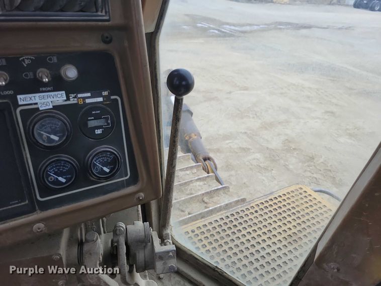 image for item EE0913 1991 Caterpillar D8N dozer