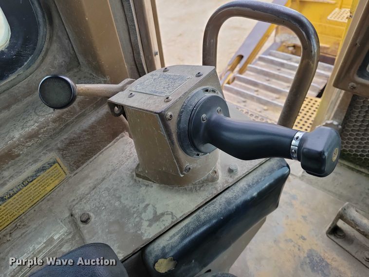 image for item EE0913 1991 Caterpillar D8N dozer