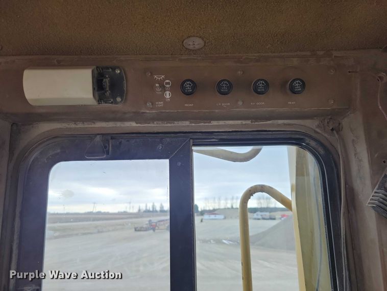 image for item EE0913 1991 Caterpillar D8N dozer