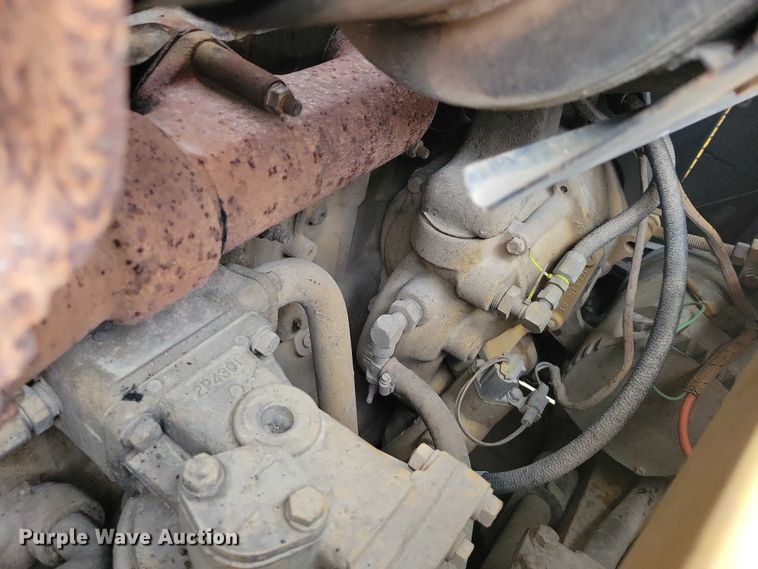 image for item EE0913 1991 Caterpillar D8N dozer