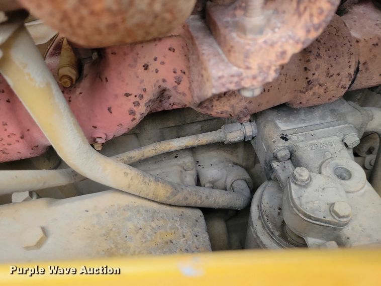 image for item EE0913 1991 Caterpillar D8N dozer