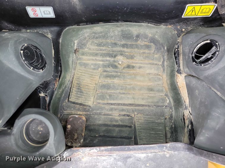 image for item EE0914 2020 Caterpillar 246D3 skid steer loader