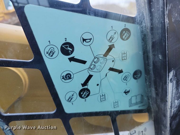 image for item EE0914 2020 Caterpillar 246D3 skid steer loader