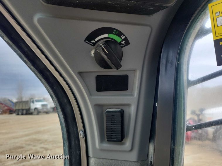 image for item EE0914 2020 Caterpillar 246D3 skid steer loader