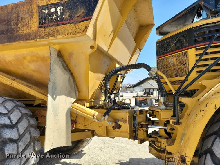 image for item EE0916 2004 Caterpillar 740 articulated haul truck
