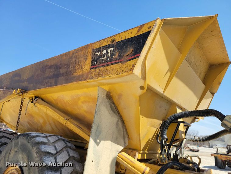 image for item EE0916 2004 Caterpillar 740 articulated haul truck