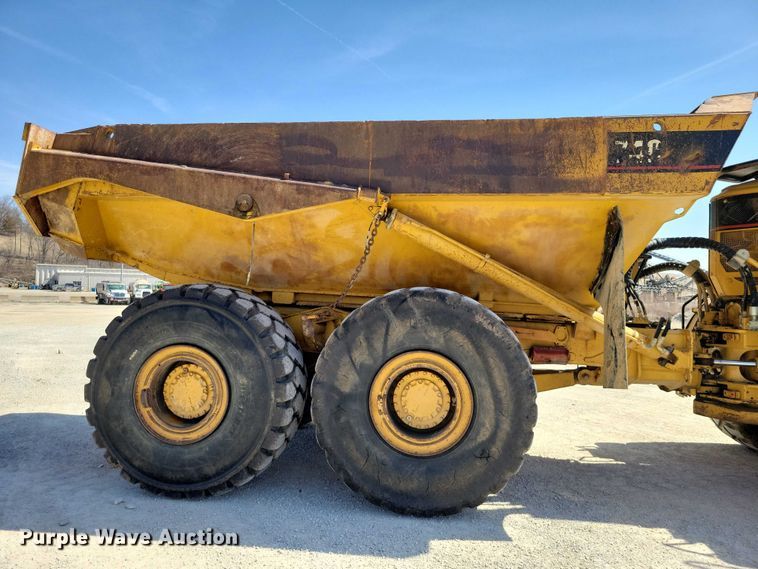 image for item EE0916 2004 Caterpillar 740 articulated haul truck