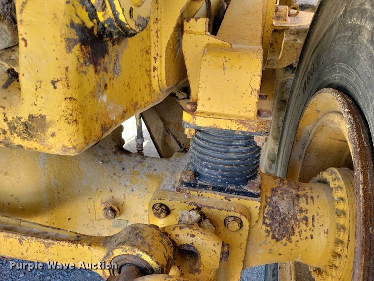 image for item EE0916 2004 Caterpillar 740 articulated haul truck