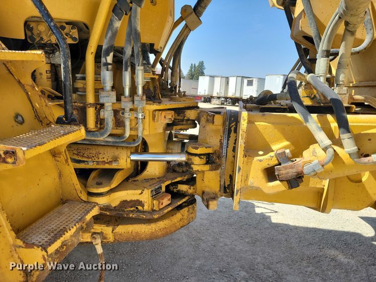 image for item EE0916 2004 Caterpillar 740 articulated haul truck