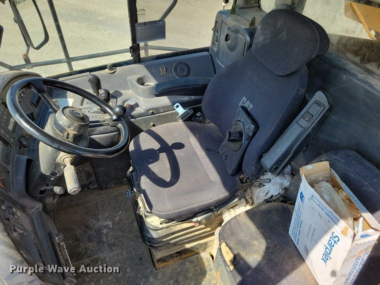 image for item EE0916 2004 Caterpillar 740 articulated haul truck