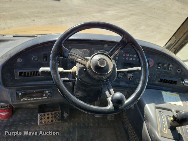 image for item EE0916 2004 Caterpillar 740 articulated haul truck