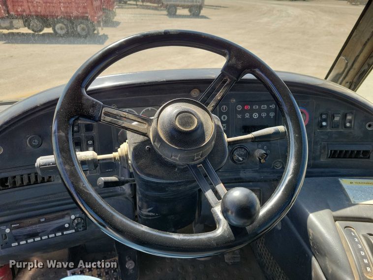 image for item EE0916 2004 Caterpillar 740 articulated haul truck