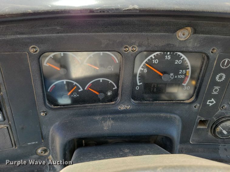 image for item EE0916 2004 Caterpillar 740 articulated haul truck