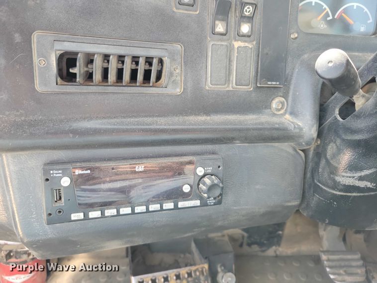 image for item EE0916 2004 Caterpillar 740 articulated haul truck