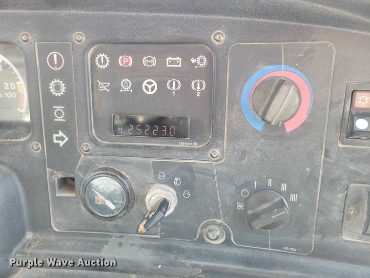 image for item EE0916 2004 Caterpillar 740 articulated haul truck