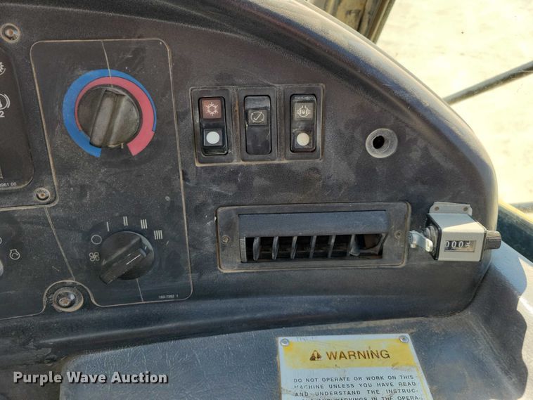 image for item EE0916 2004 Caterpillar 740 articulated haul truck