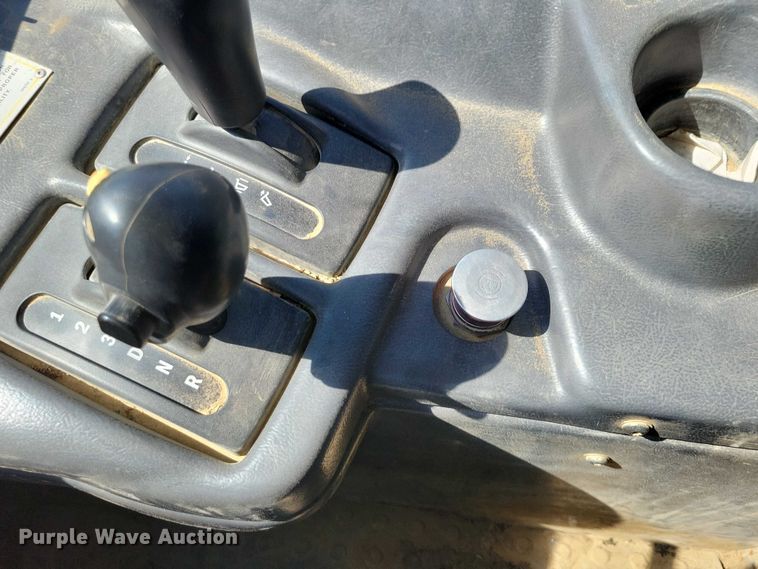 image for item EE0916 2004 Caterpillar 740 articulated haul truck